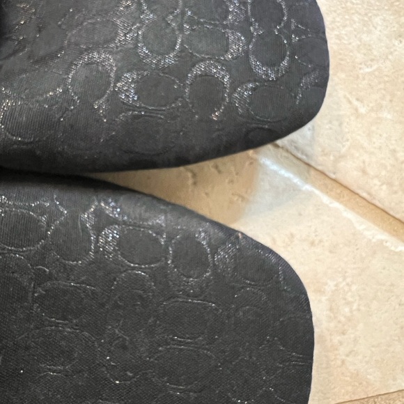 Coach black shimmer slippers w real fur trim size 8 - Picture 4 of 6